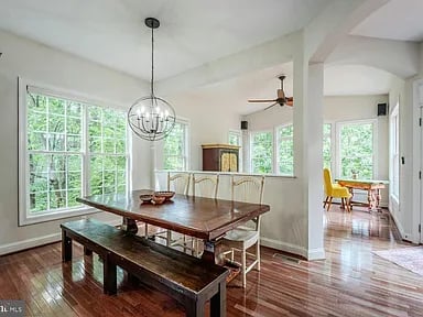 106 Calvary Ct SE