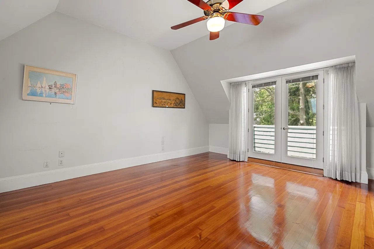 517 Commonwealth Ave