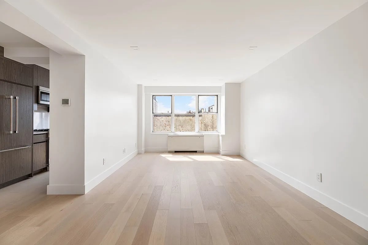 33 Greenwich Ave #8B