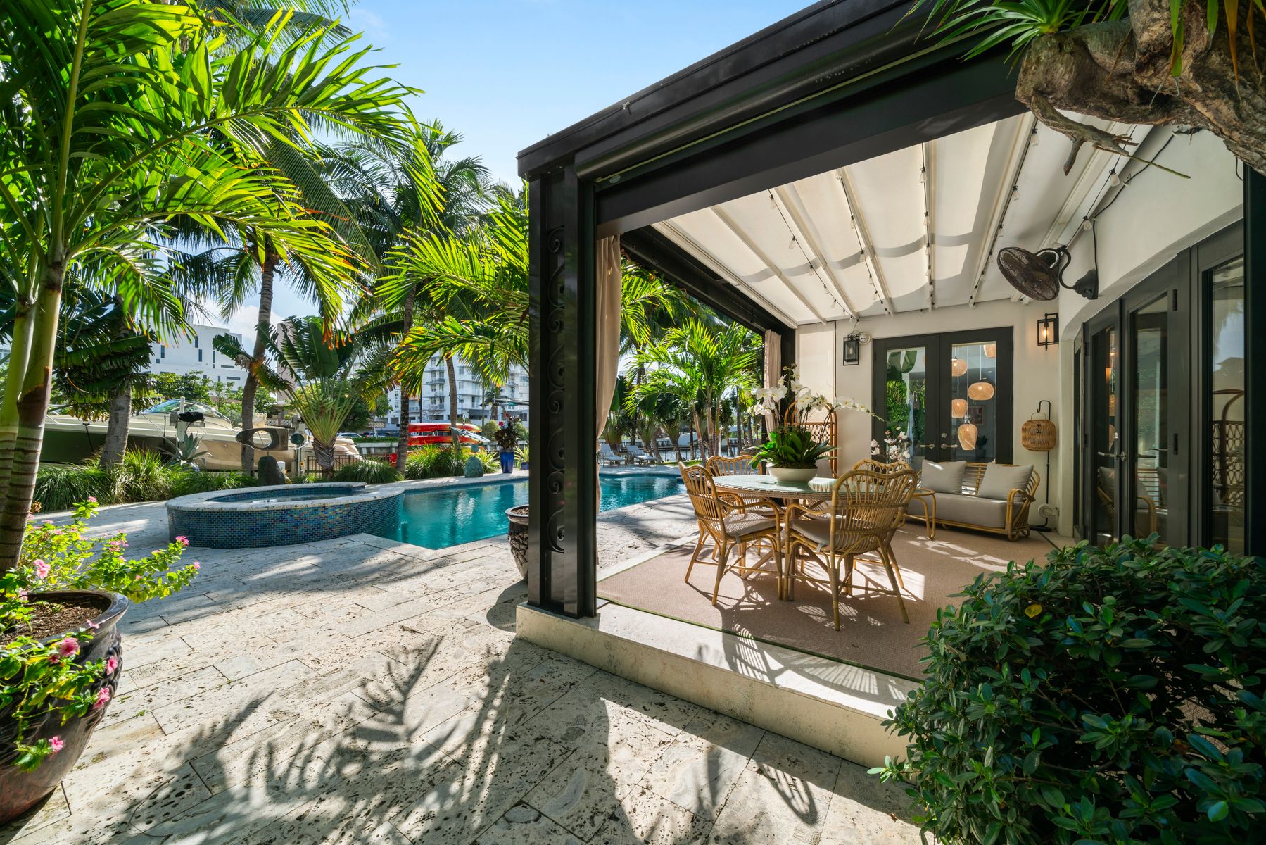 2901 Flamingo Dr.