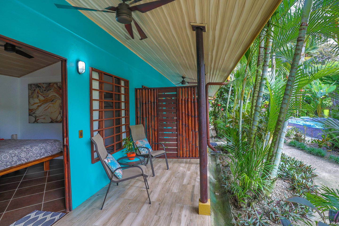 SUCCESSFUL BOUTIQUE HOTEL WITH OWNER’S HOME BY THE BEACH IN UVITA