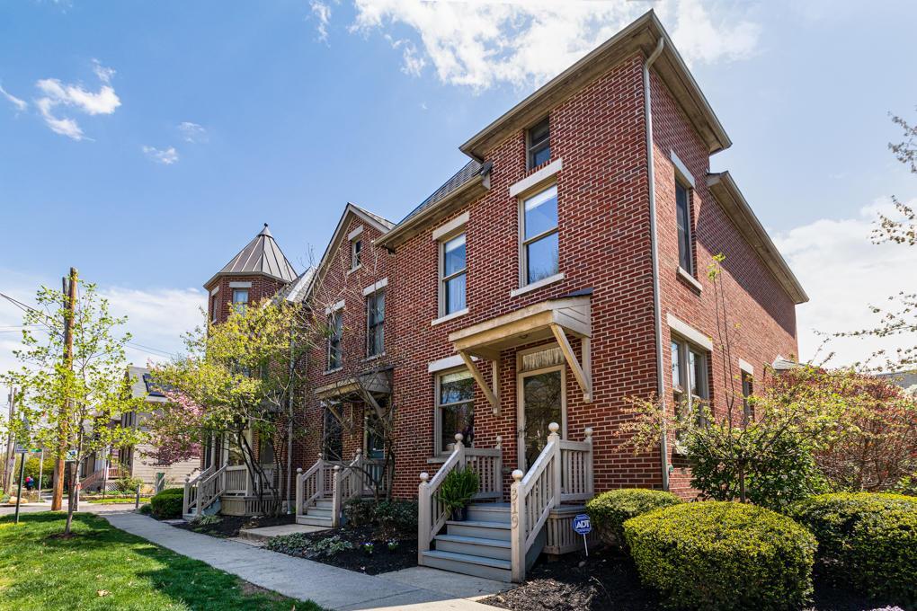 319 W 2nd Avenue: A Sold Victorian Village Brick End-Unit Condo