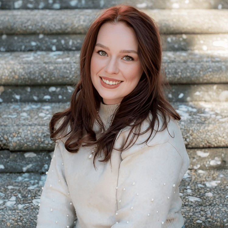 Maggie Simmons photo