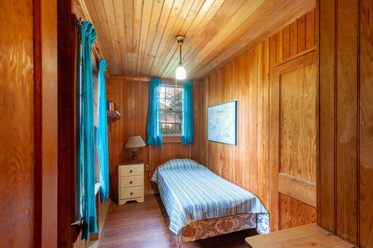 Martha's Vineyard Waterfront Retreat