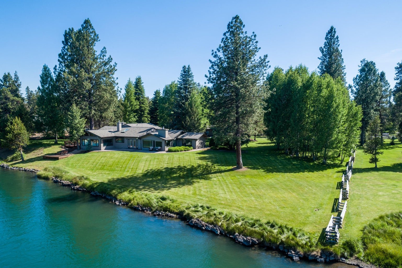 55685 Gatehouse Ln