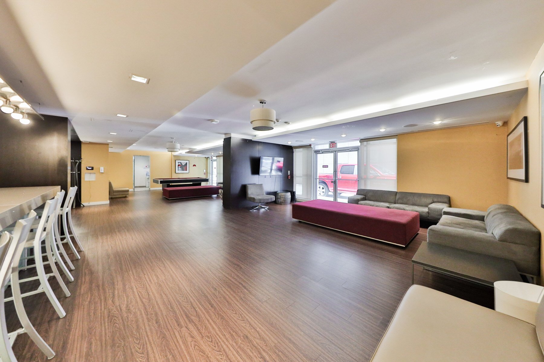 735-5 Hanna Ave