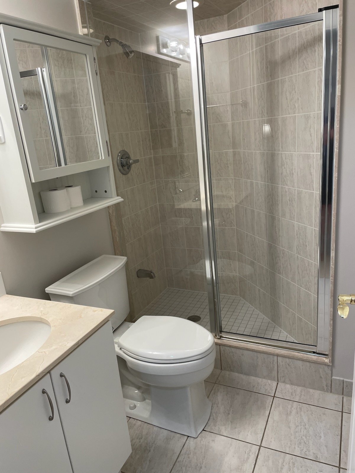 Bright and Spacious Corner Unit
