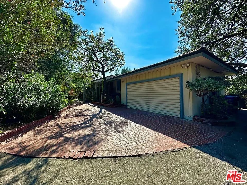 9780 Drake Lane