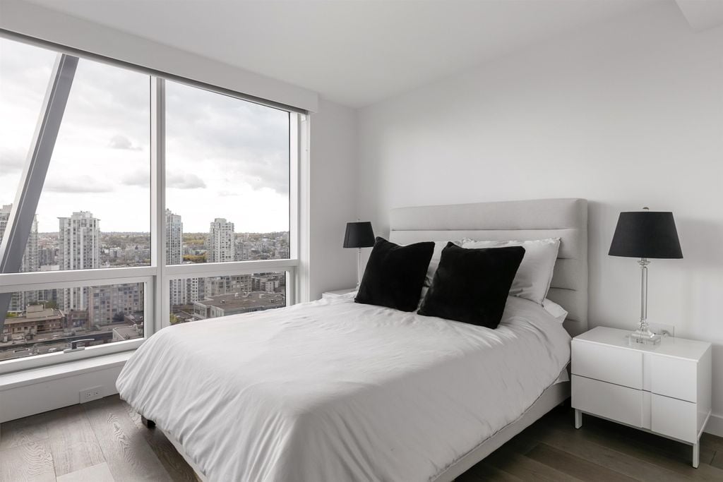 1111 Richards St, #2104