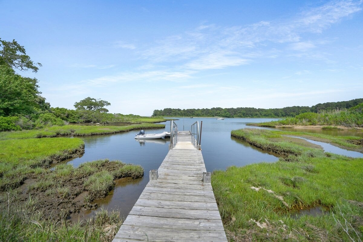 Oak Bluffs Renovated Retreat