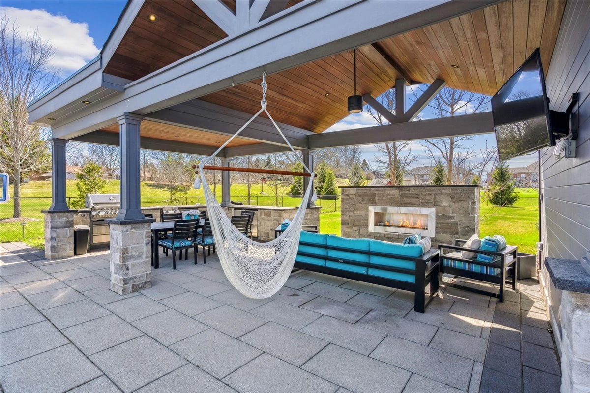 16 Goodwood St, Uxbridge