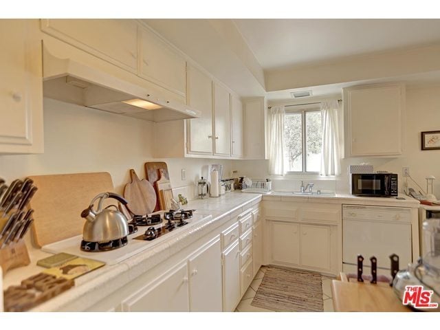 4727 La Villa Marina #D