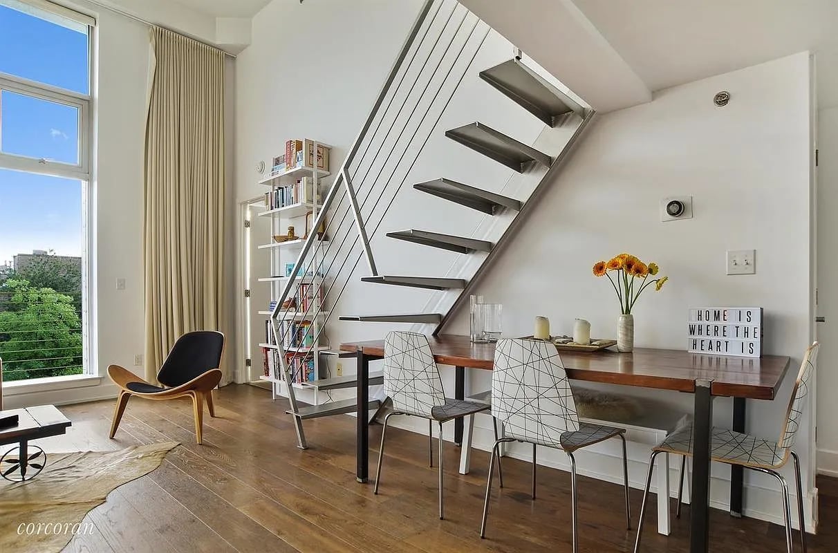 390 Lorimer St APT 3C