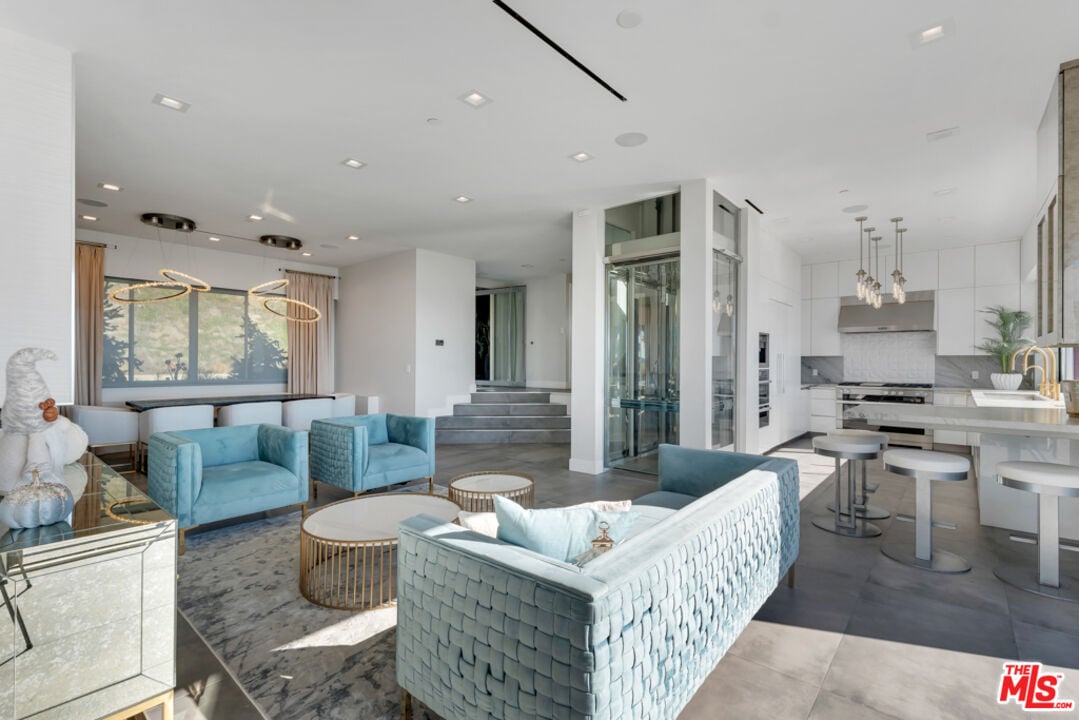 Atlas Heights, Malibu Rd, 90265