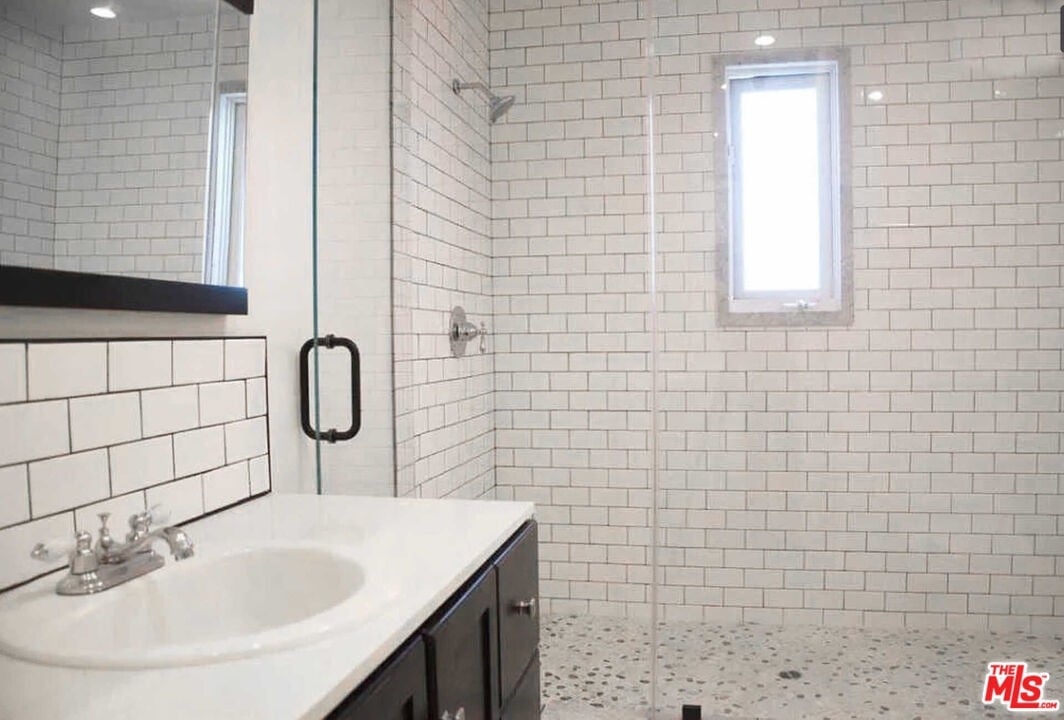 848 N La Jolla Ave