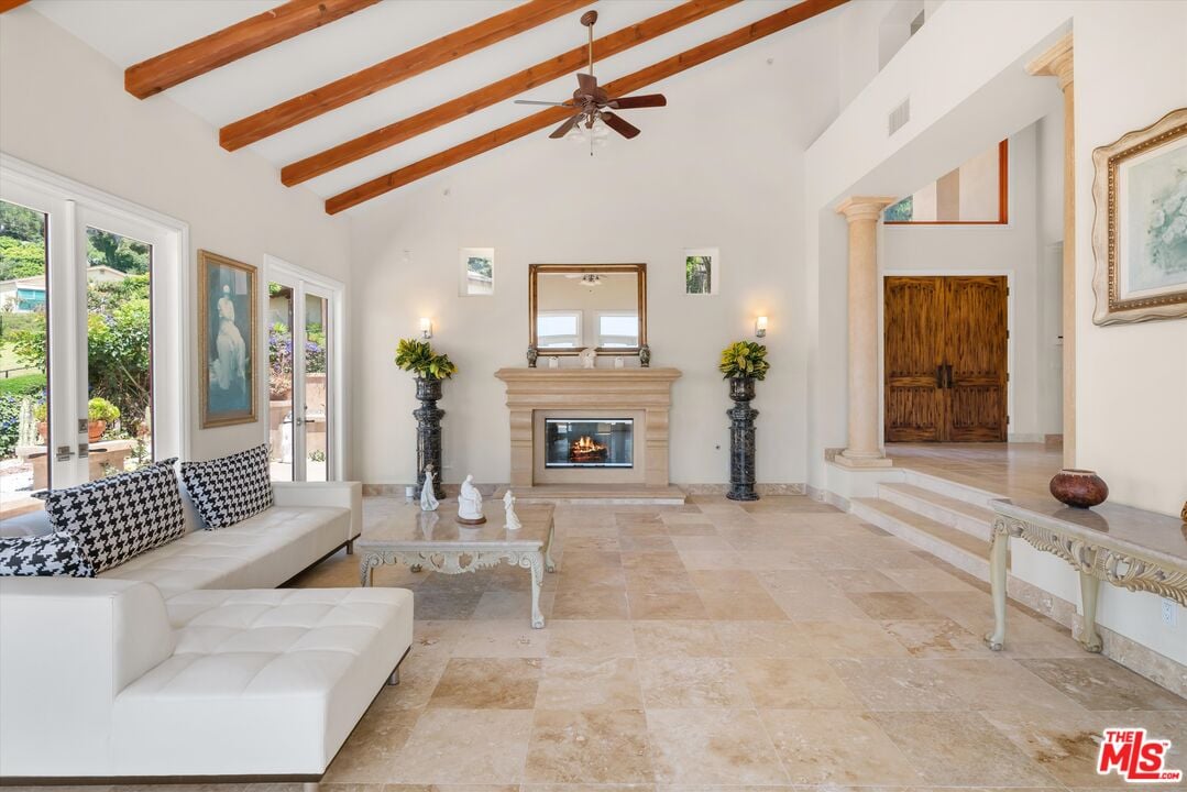 Puesta Del Sol St, 90265