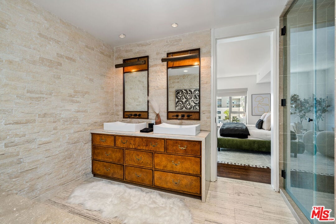 6250 Hollywood Blvd, #10L