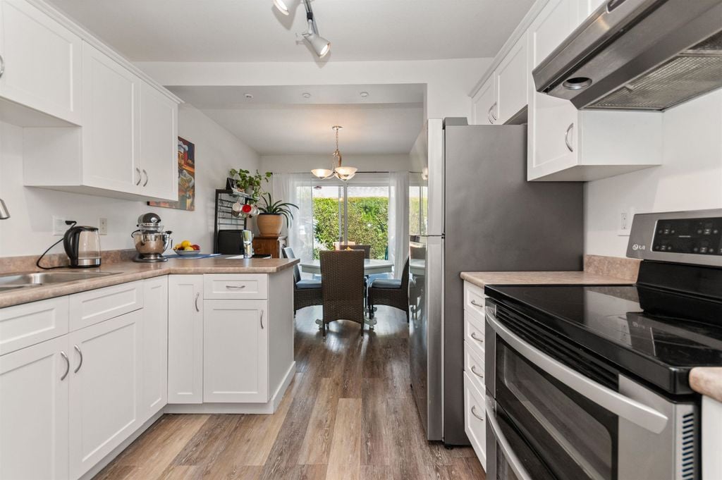 1530 Mackay Crescent, #12