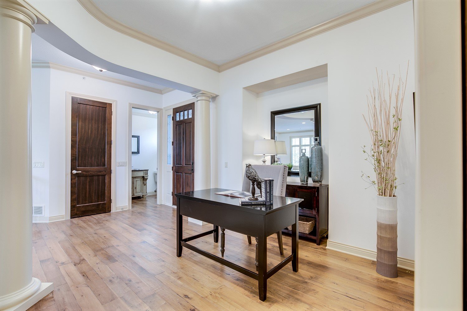 Luxurious Walkout End-Unit in Private Setting