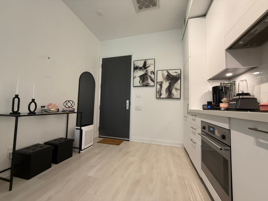 33 Frederick Todd Way 217, Toronto C11 Unit: 217