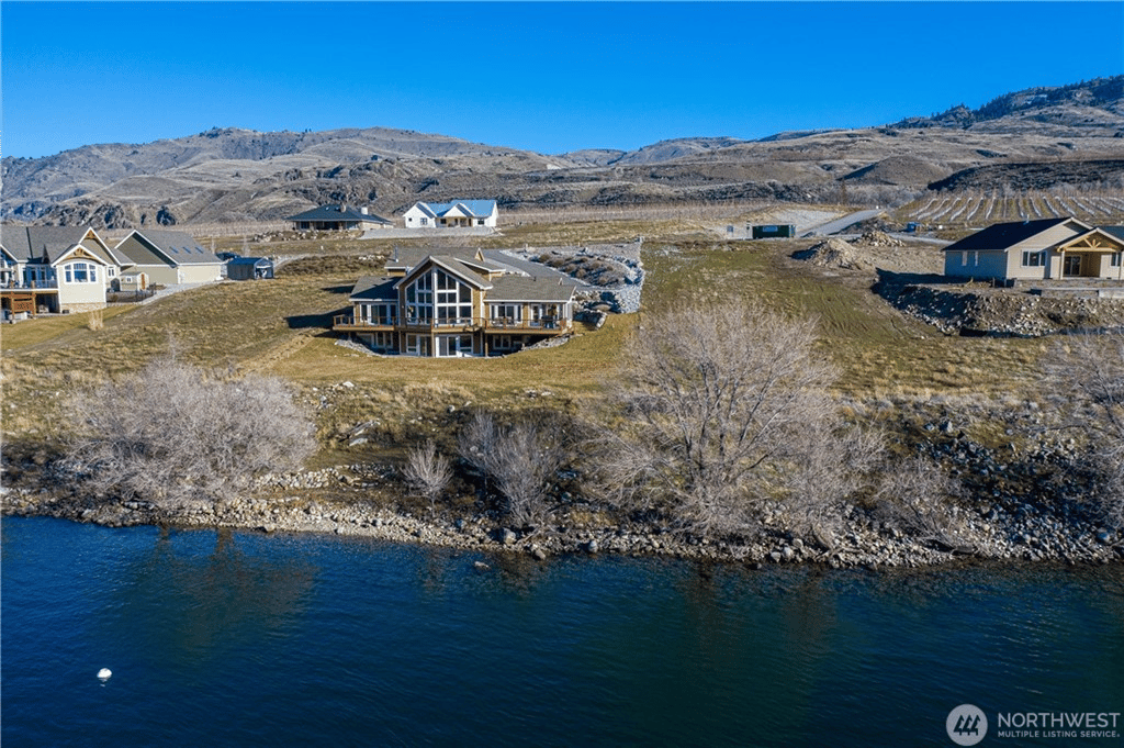 23 N Shore Dr