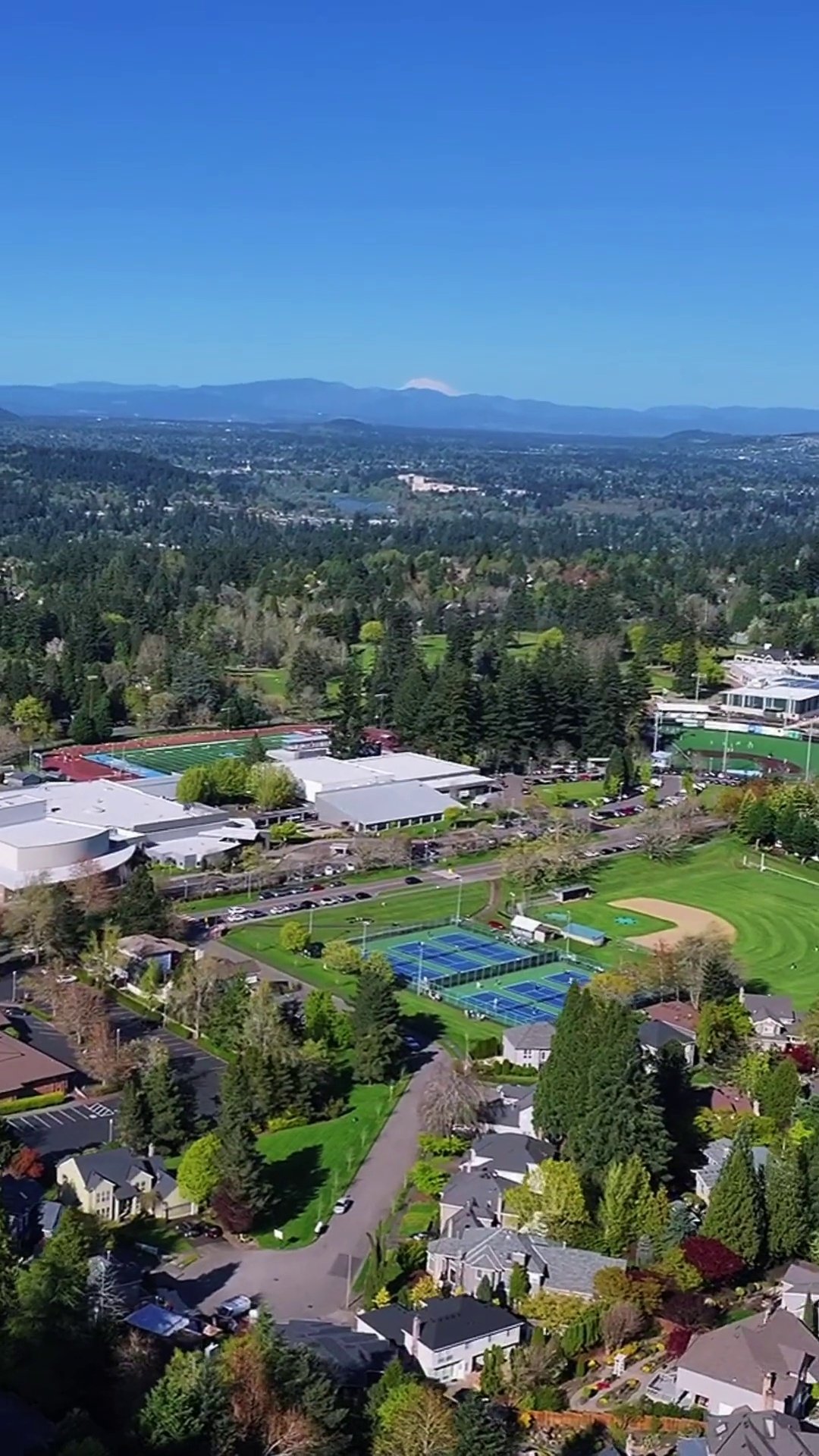 2070 RIDGE POINTE DR, Lake Oswego, OR 97034