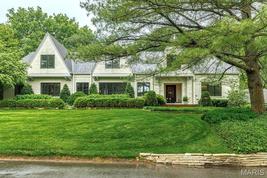 933 Lay Road