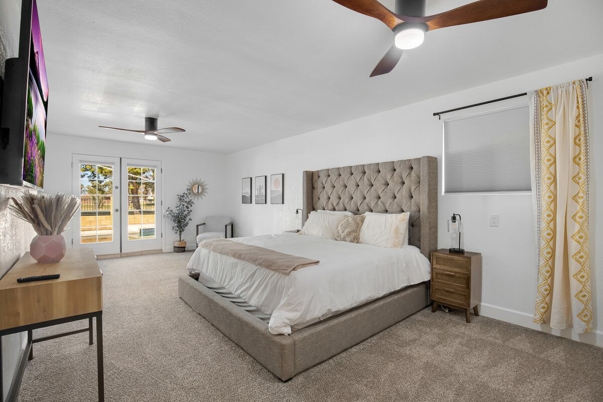 Huge Golf Course Home-Free Heated Pool/Theatre/Gym