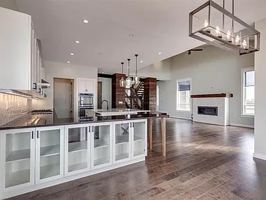 379 Hillsdale Rd