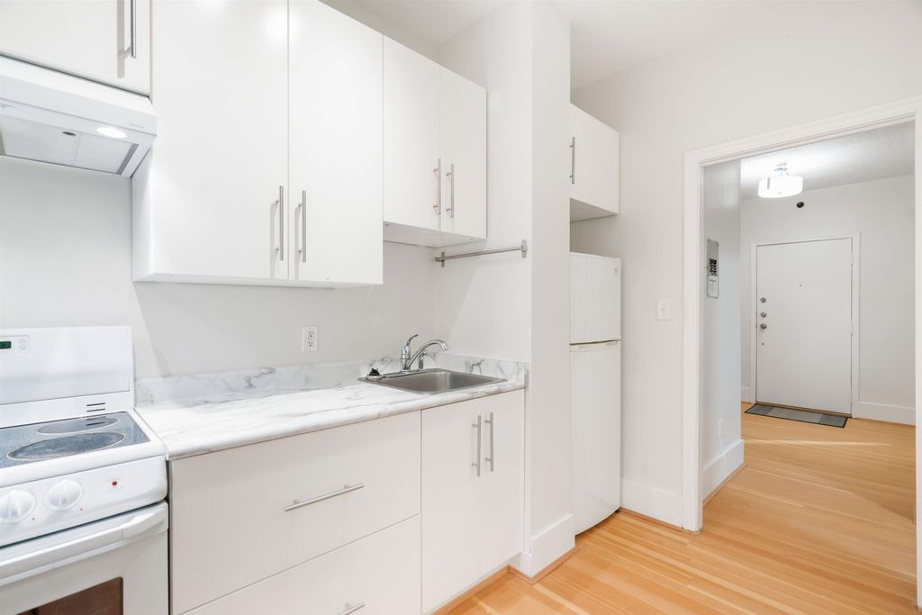 777 Burrard St, #24