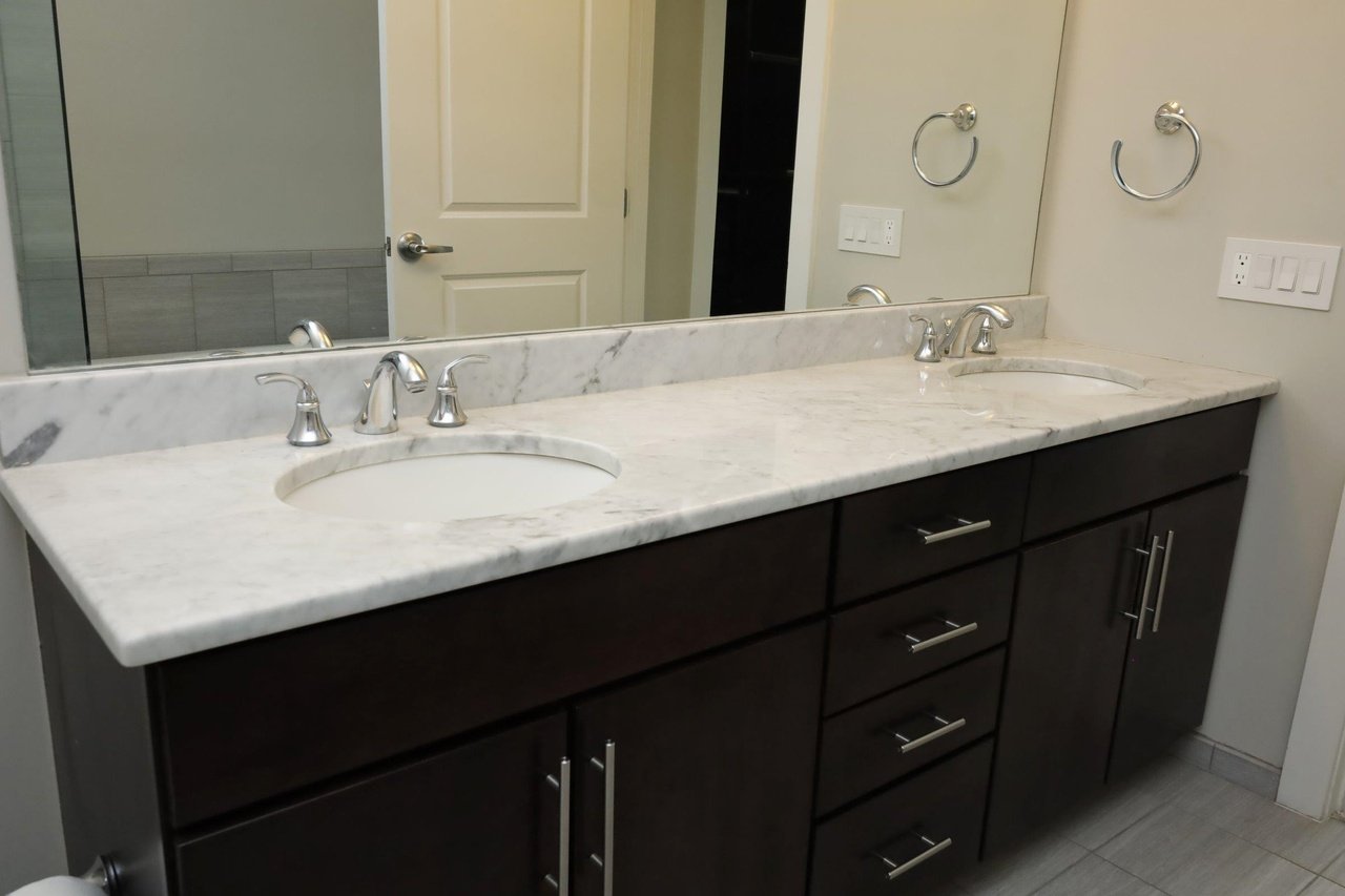 140 W Franklin St #514