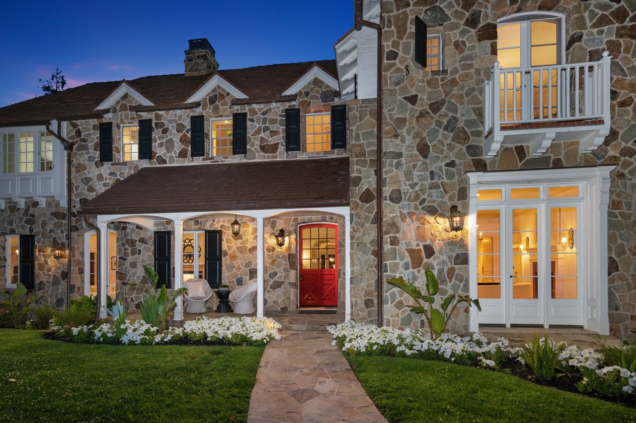 English Country Manor In Toluca Lake