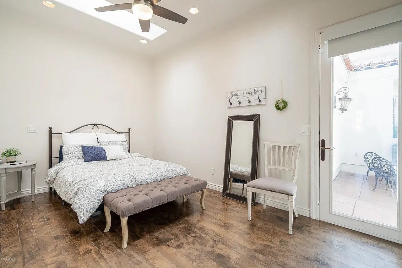 6115 E SHANGRI LA Rd