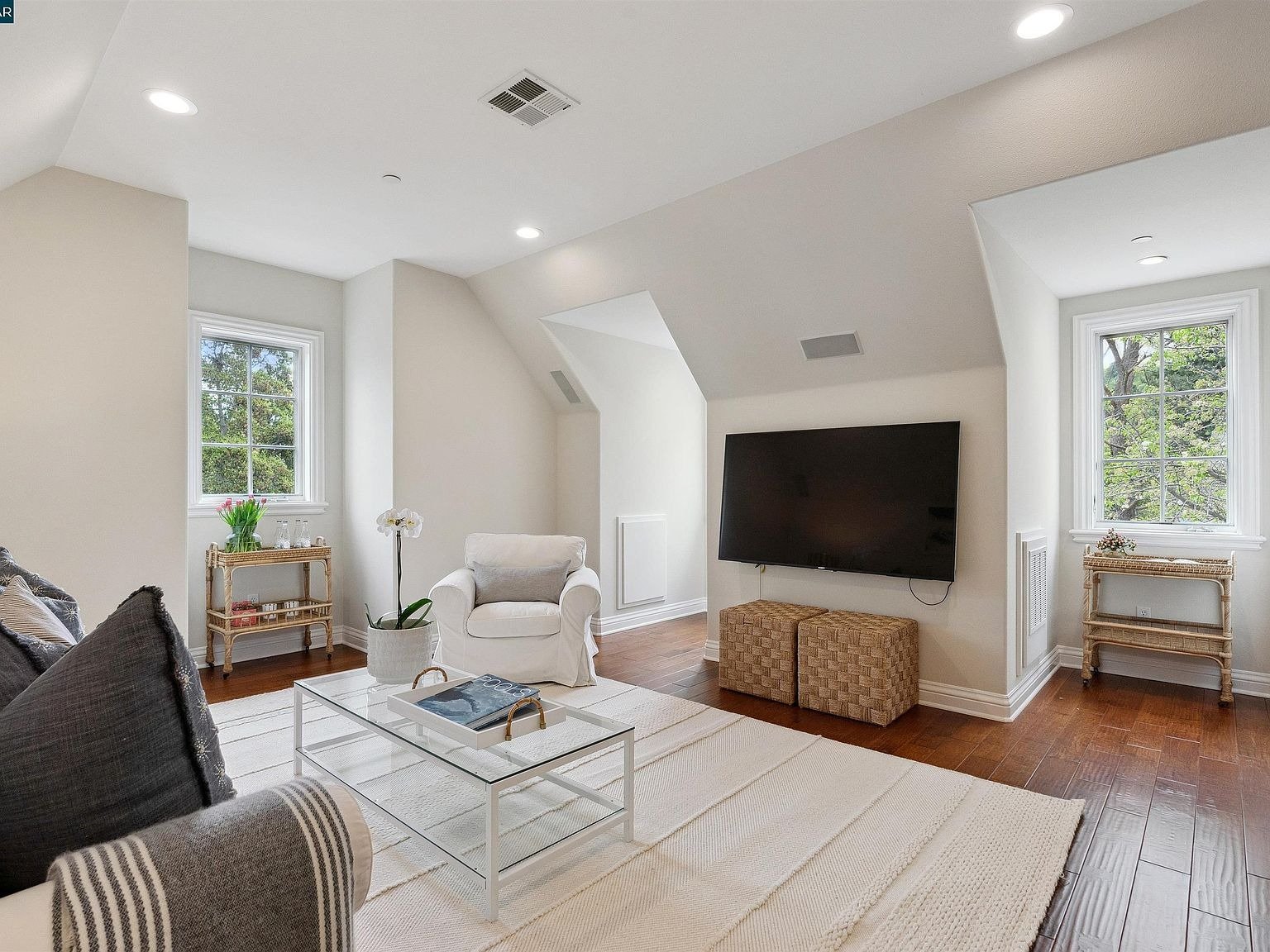 56 Hidden Oaks Dr