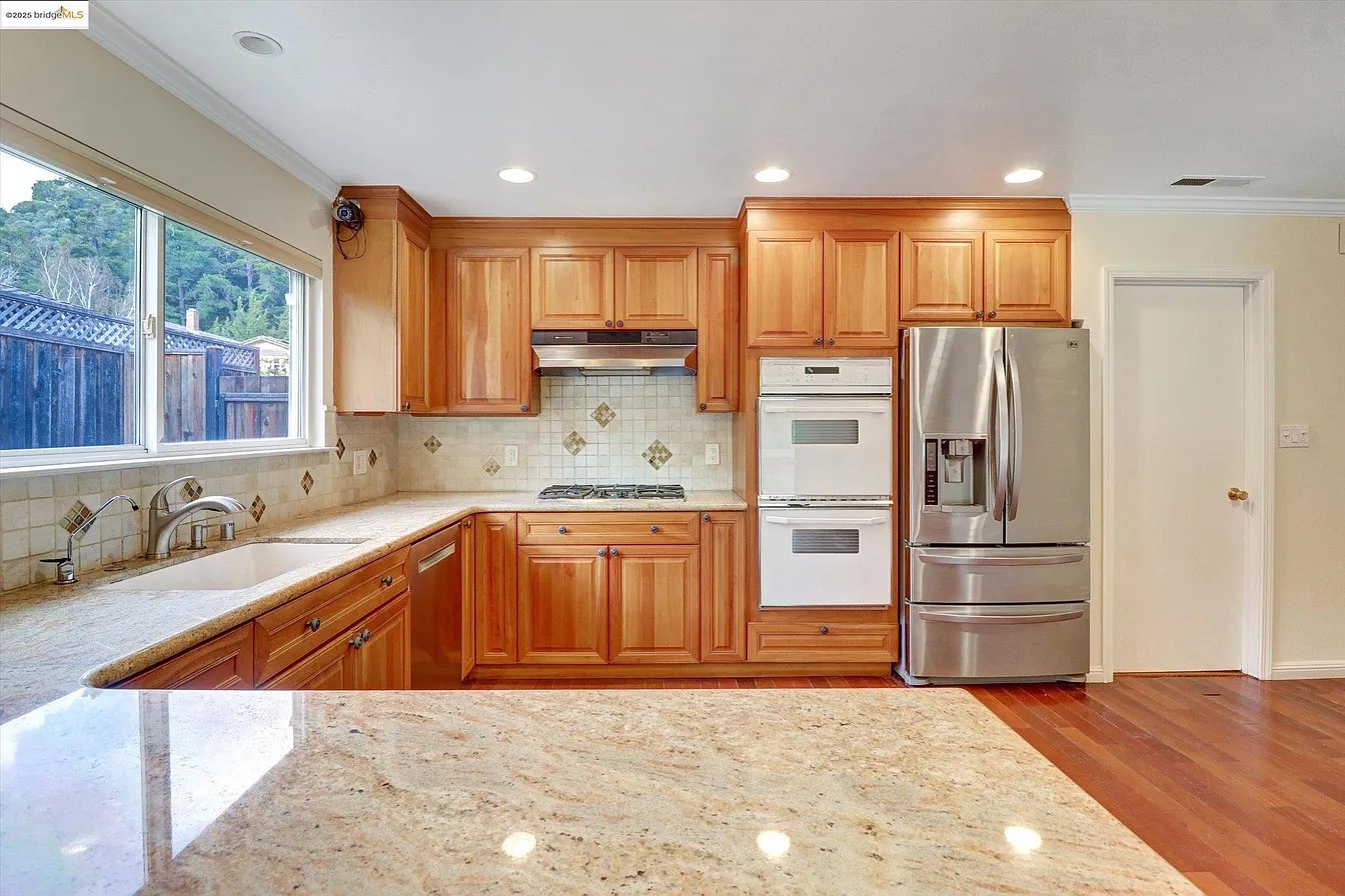 8153 Surrey Ln