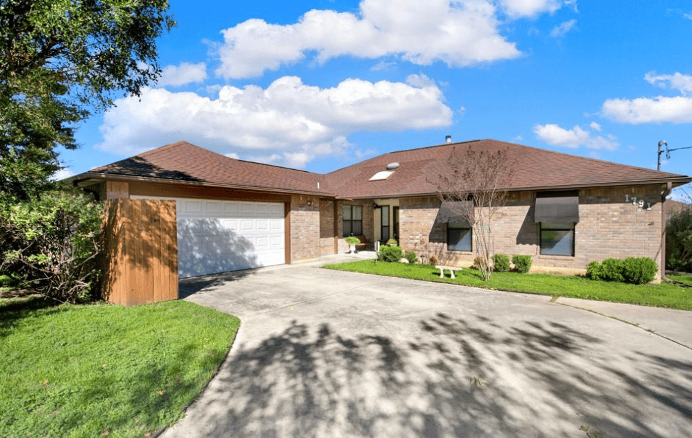1791 Flaming Oak Dr