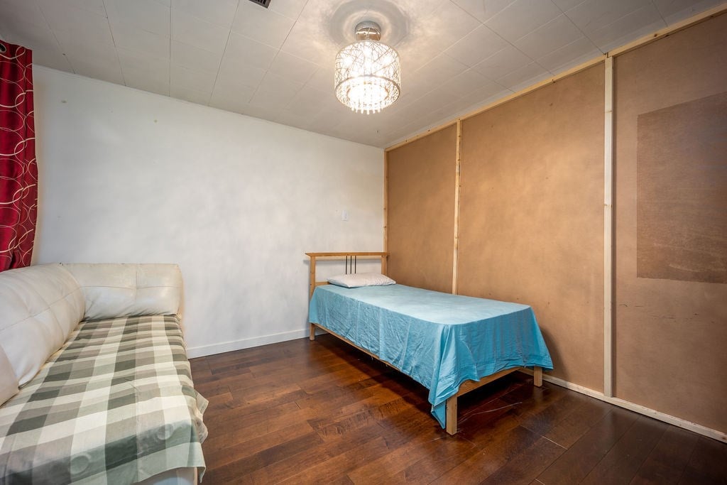 7460 Kraft Cres