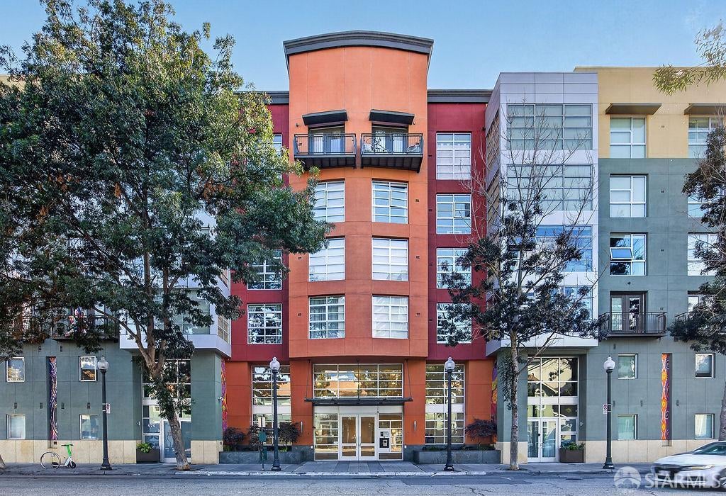 585 9th Street #551