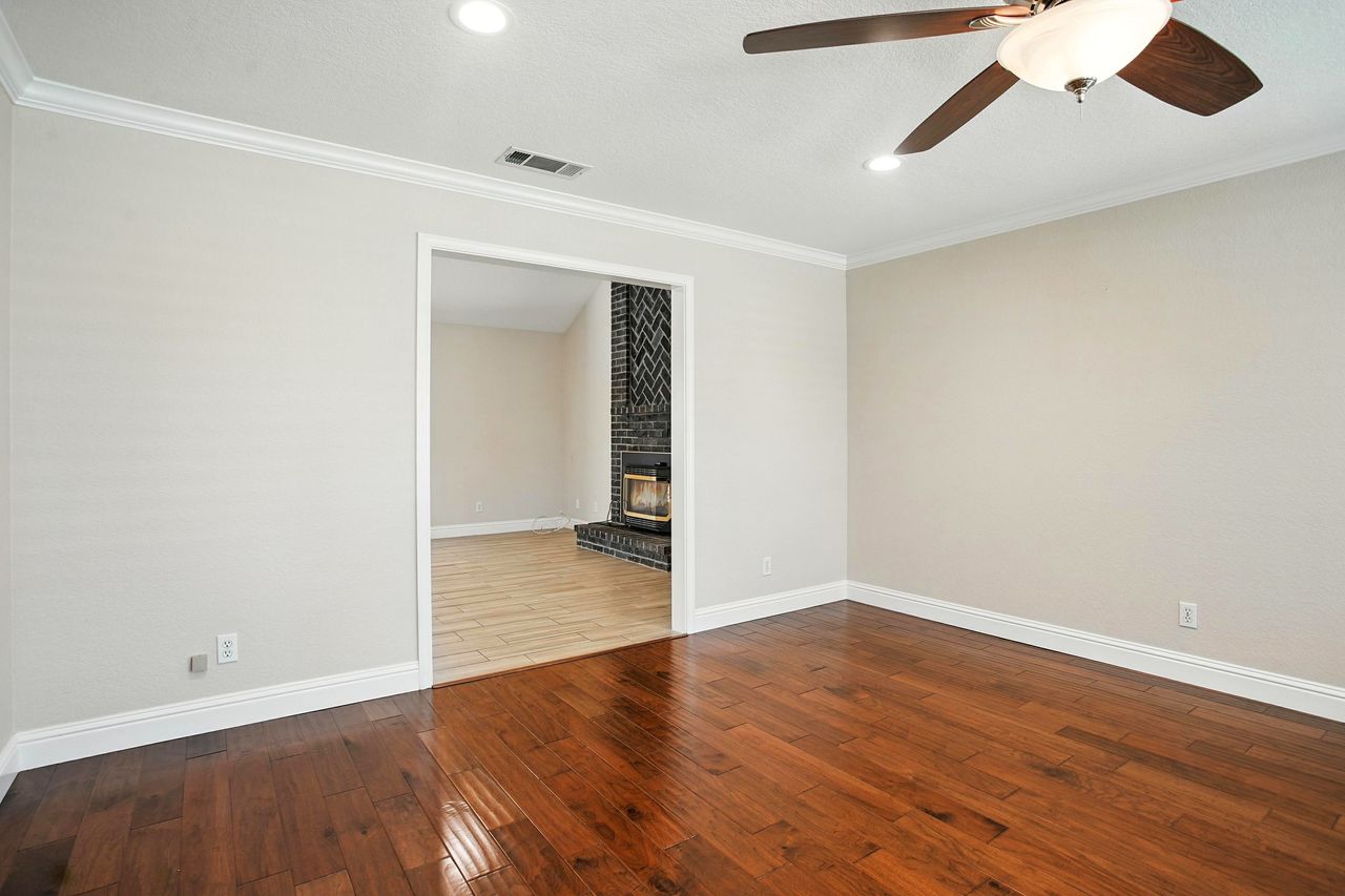 Great Custom Home in Galt! 