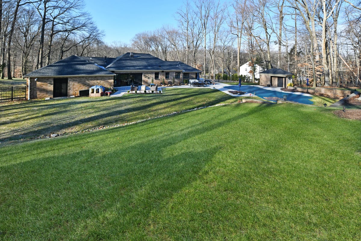 563 Eastgate Rd