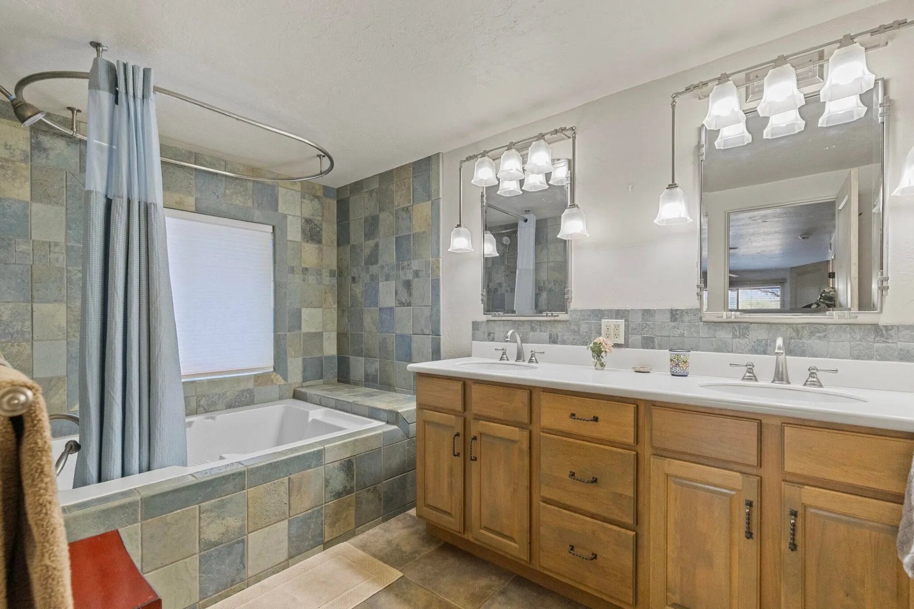 3155 W Elephant Head Rd