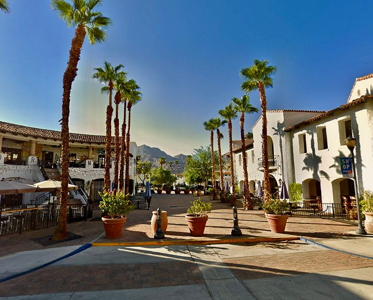 La Quinta neighborhoods stretching from Old Town to golf communities and mountains