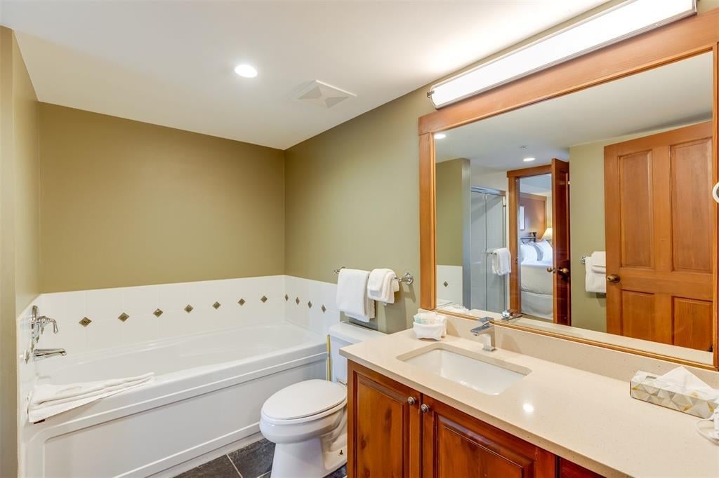 411 G4-4653 Blackcomb Wy