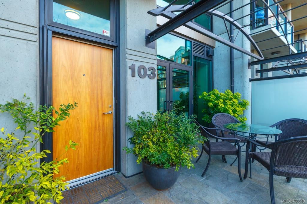 103-21 Erie St