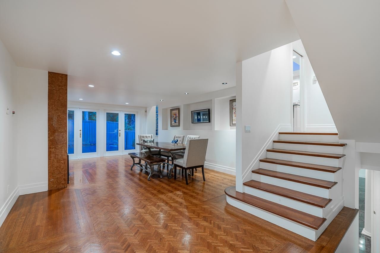 305 Stevens Dr
