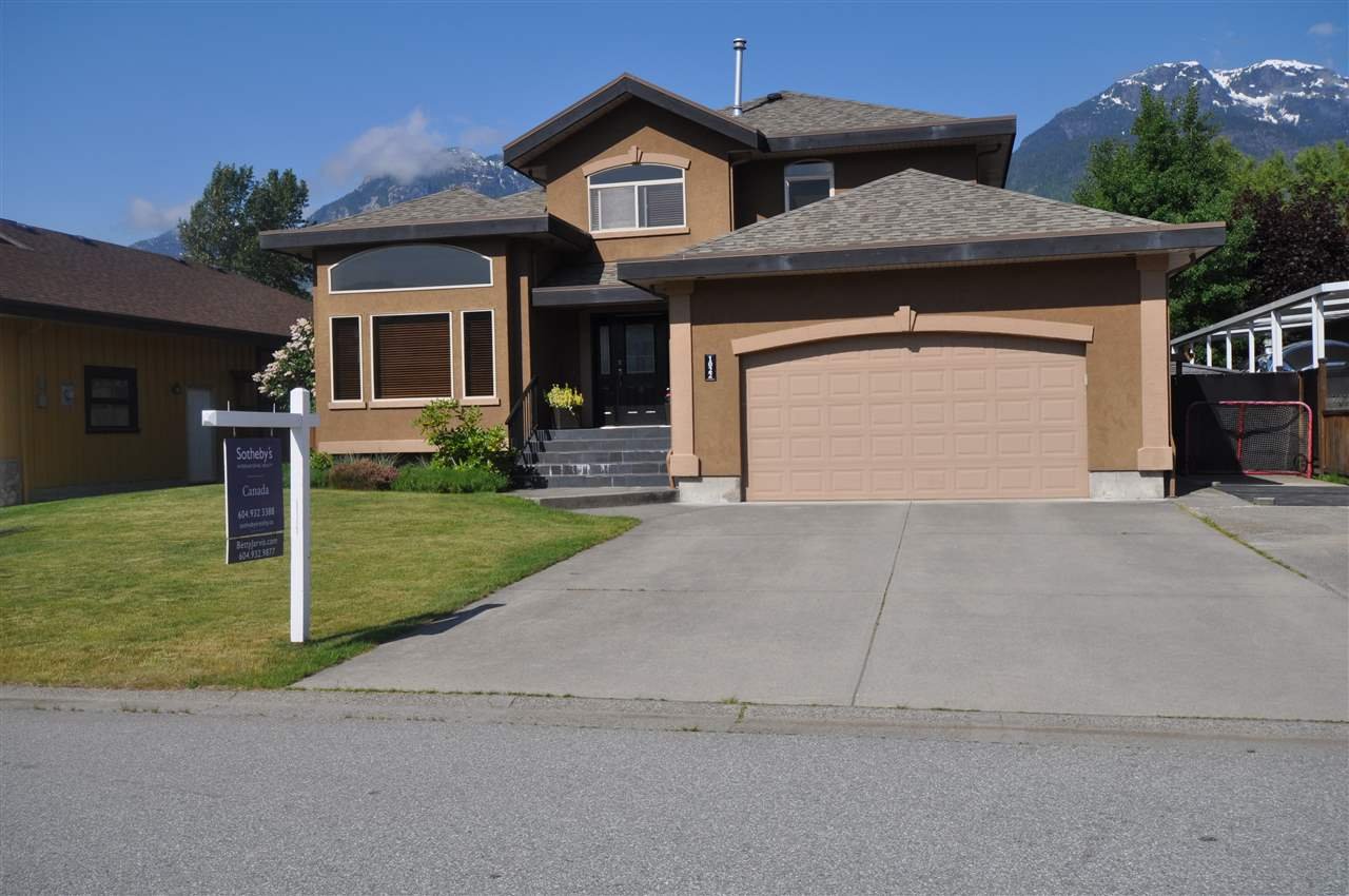 1022 Wenda Pl