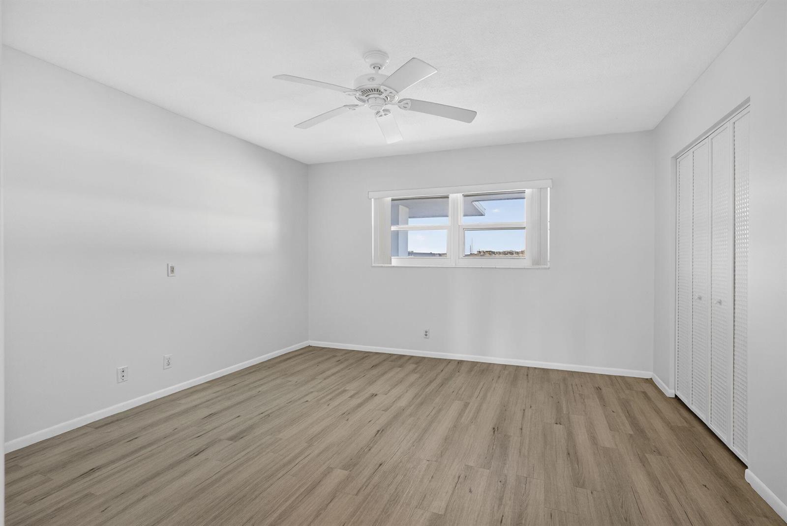 100 Shore 307 Ct