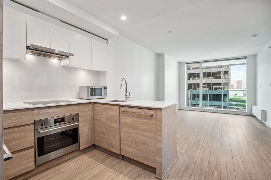 13615 Fraser Hwy, #1608
