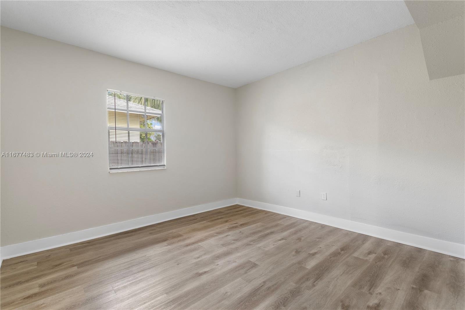 503 Avenida Hermosa, West Palm Beach, FL 33405