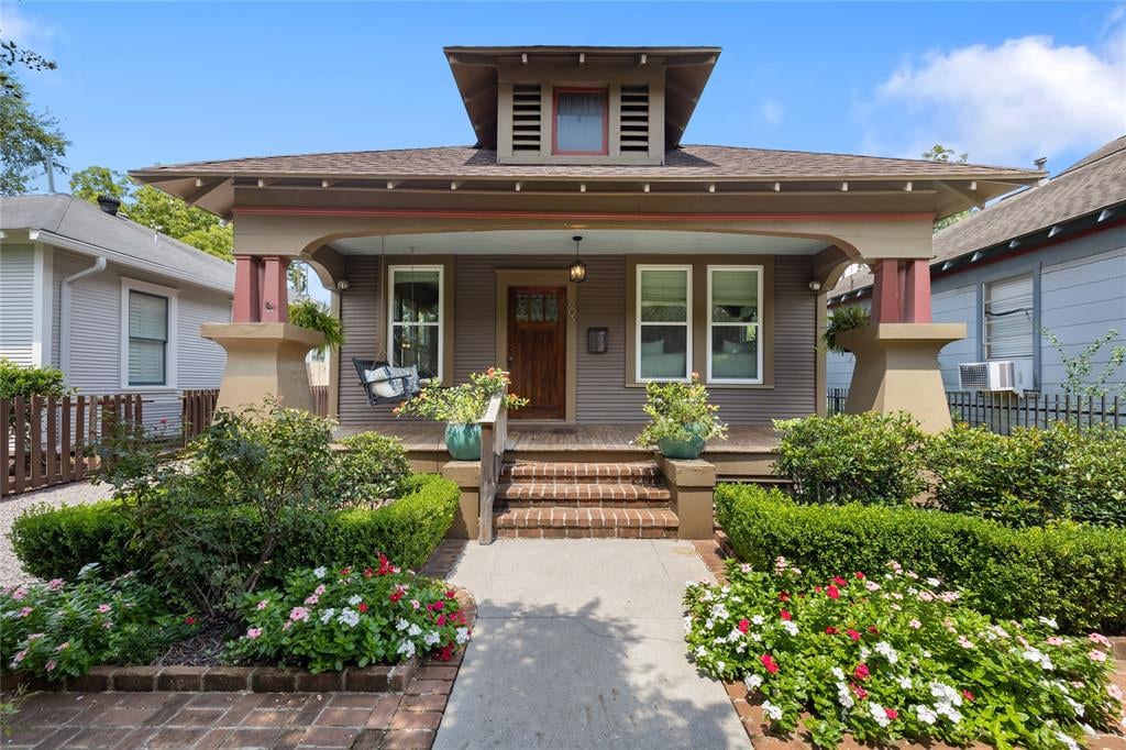 803 Aurora St